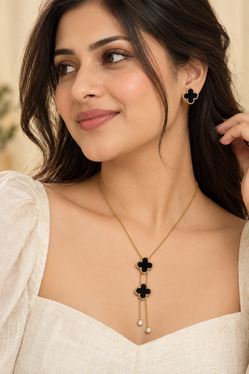 Noir Clover Layered Necklace Set