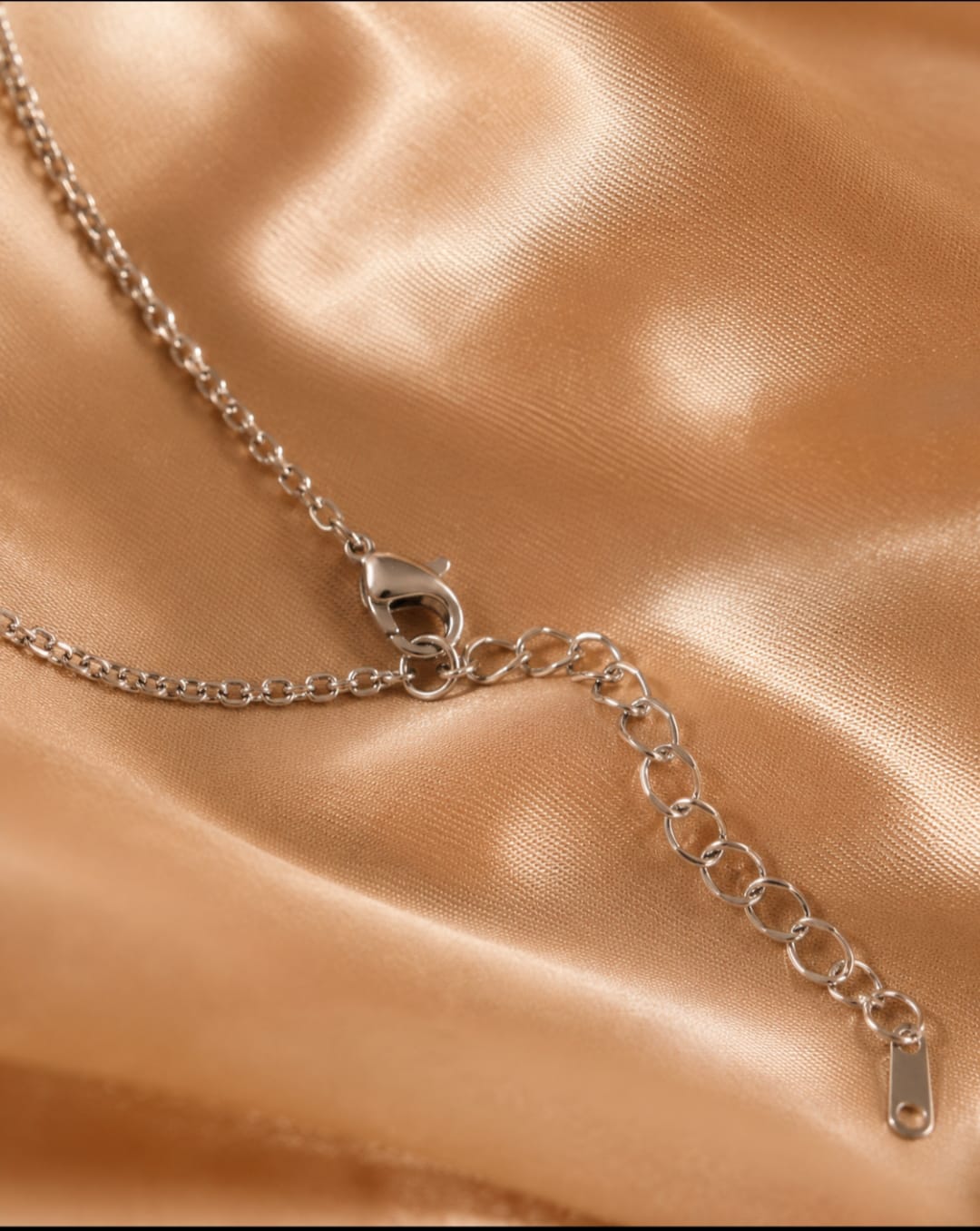 Sparkling Bow Pendant Necklace – Elegant Silver Bow Charm Necklace for Women