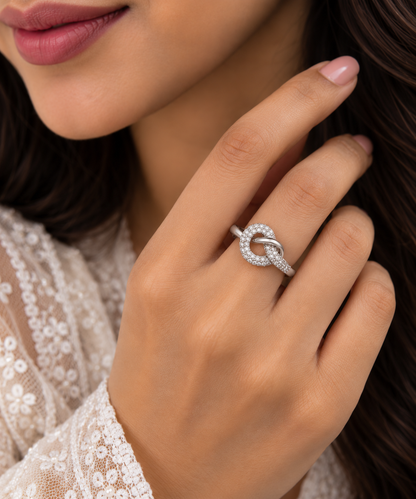 silver Crysle Knot Ring